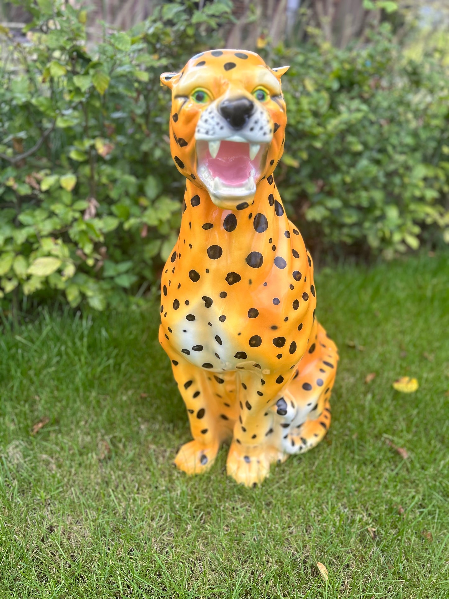 XL sitzende Leopardenstatue – 82 cm hoch