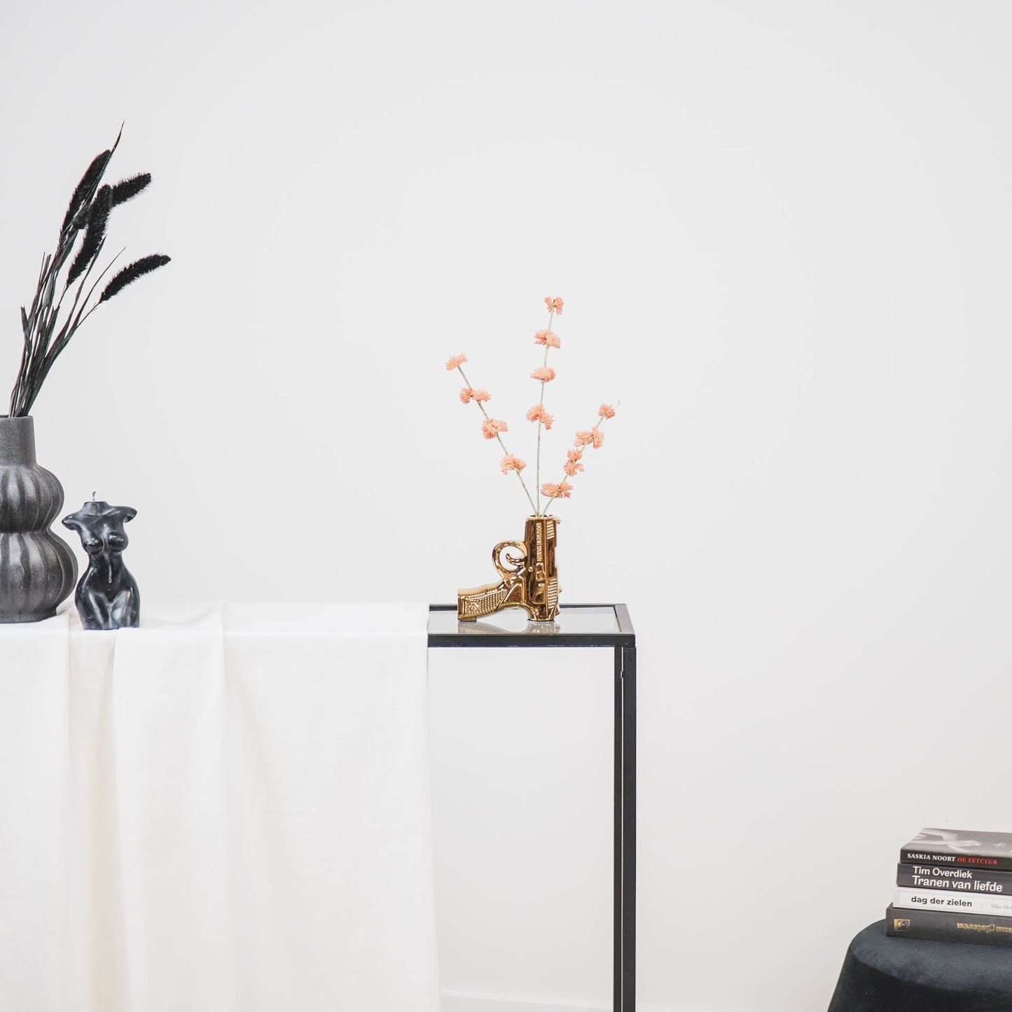 Golden Pistol Candlestick – 12×12 cm