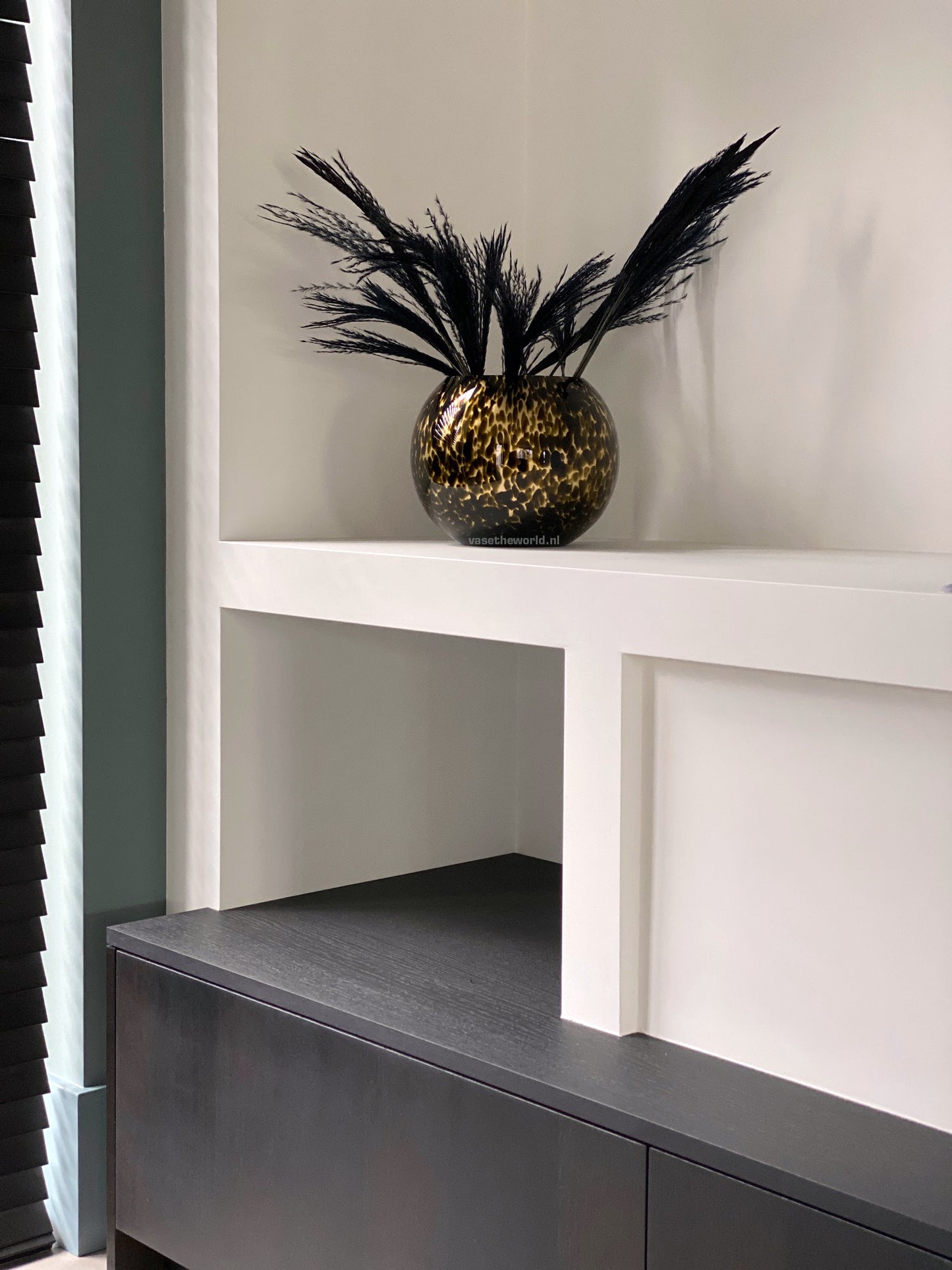 Cheetah vaas zwart en goud – luxe safari woondecoratie van Vase The World