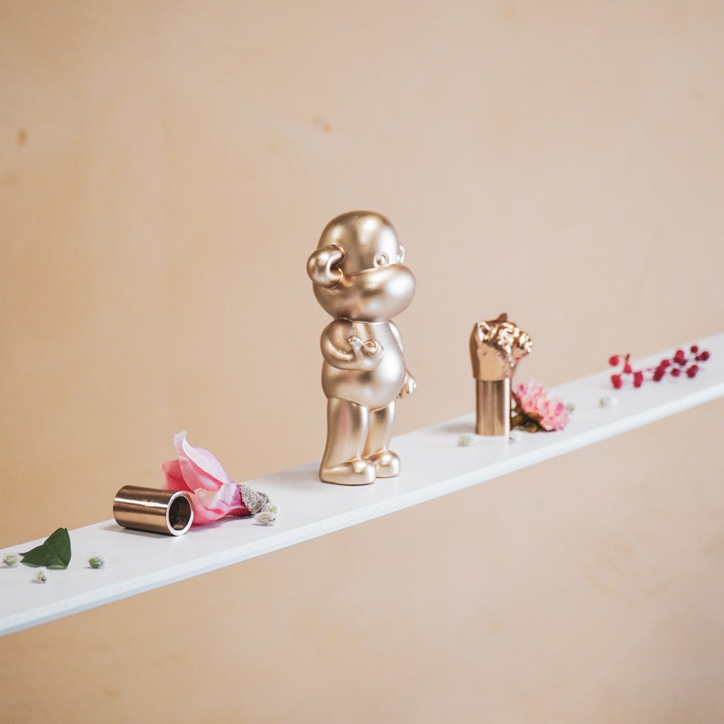 Beeld Aap Hang Loose – Goud, Zwart of Roze | 3 Formaten