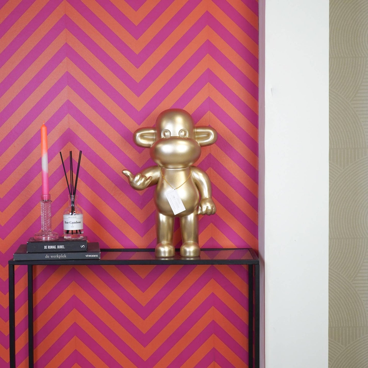 Beeld Aap Hang Loose – Goud, Zwart of Roze | 3 Formaten