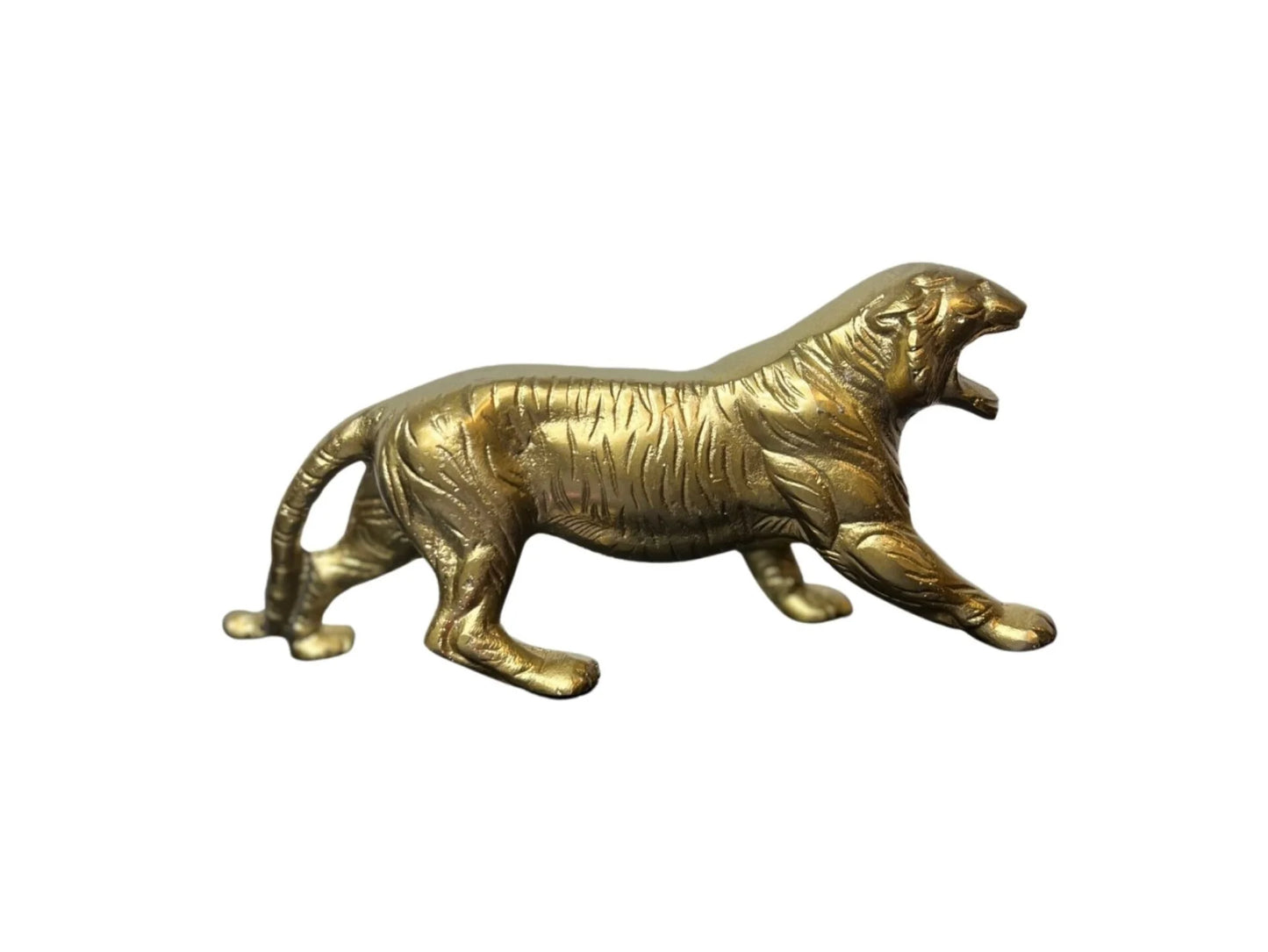 Gouden tijgerbeeld 24 cm – luxe aluminium decoratie van Diga Colmore