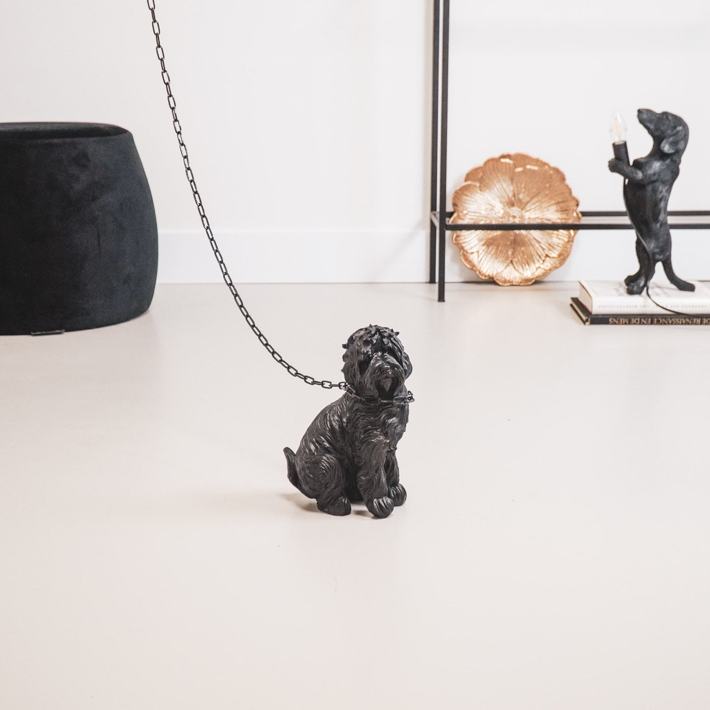 Zwart Labradoodle Beeld – 16 × 10,5 × 23,5 cm