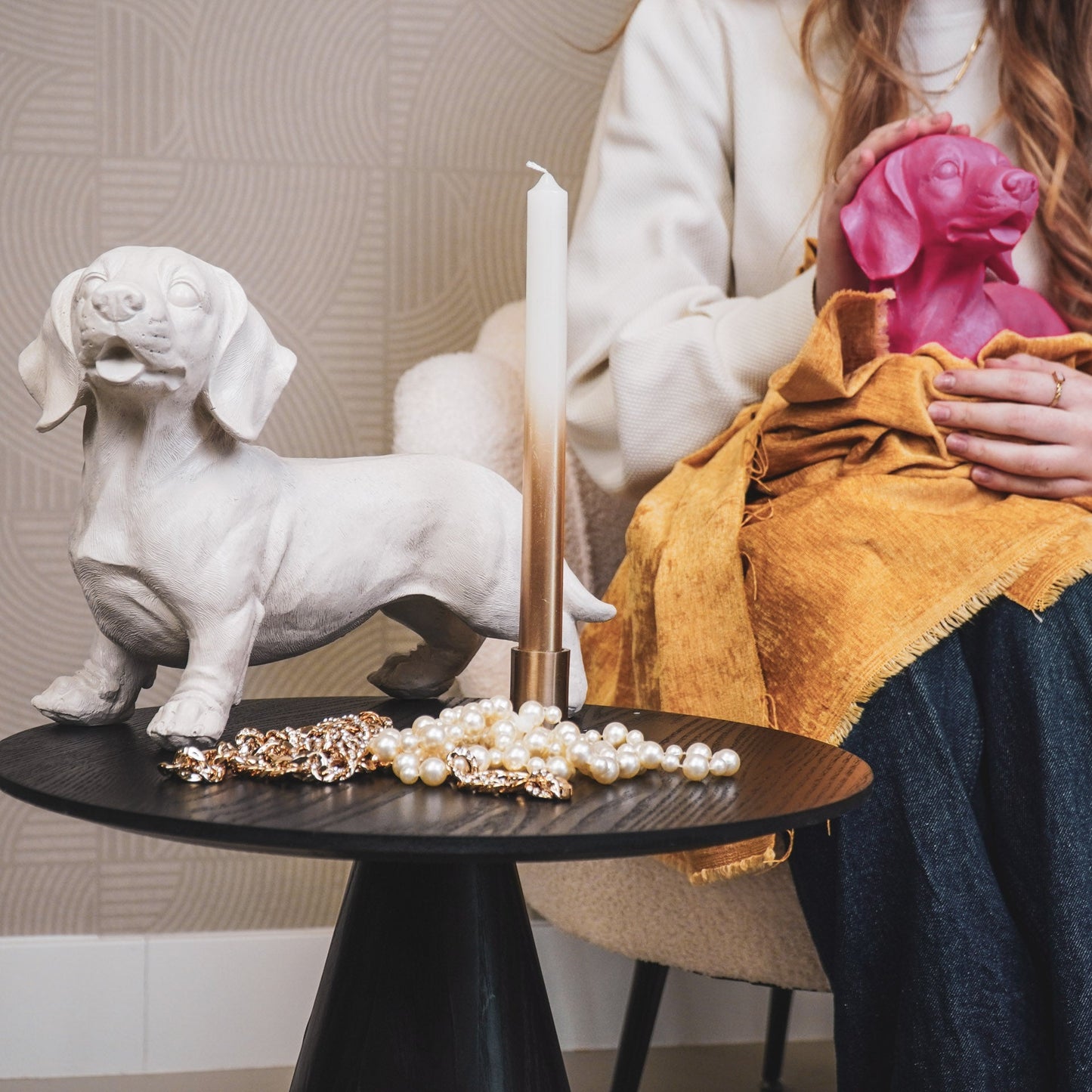 Beige Dachshund Statue – 20 × 8 × 15 cm – Sleek & Modern