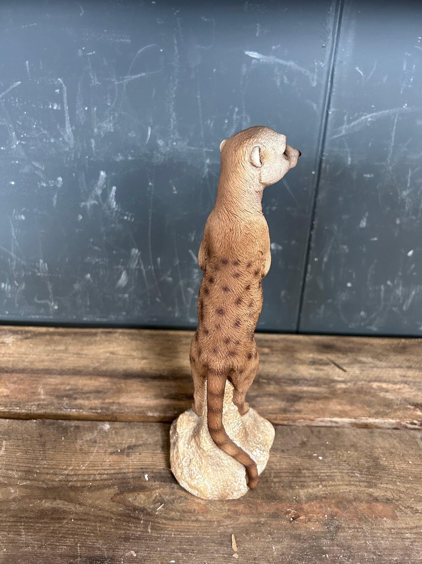 Erdmännchen-Statue – Einzigartige Tierstatue in Brauntönen | H&H Collections