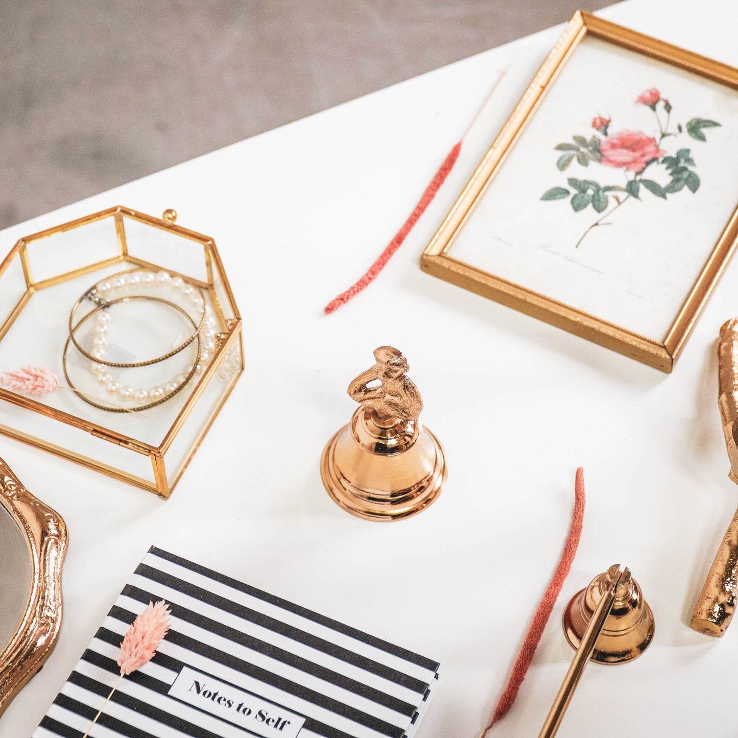 Dekorativer Butler Bell Monkey – Gold oder Silber