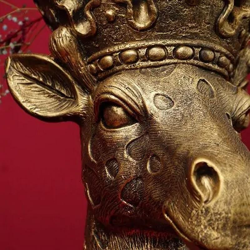Bronzener Giraffen-Blumentopf – Goldbronze