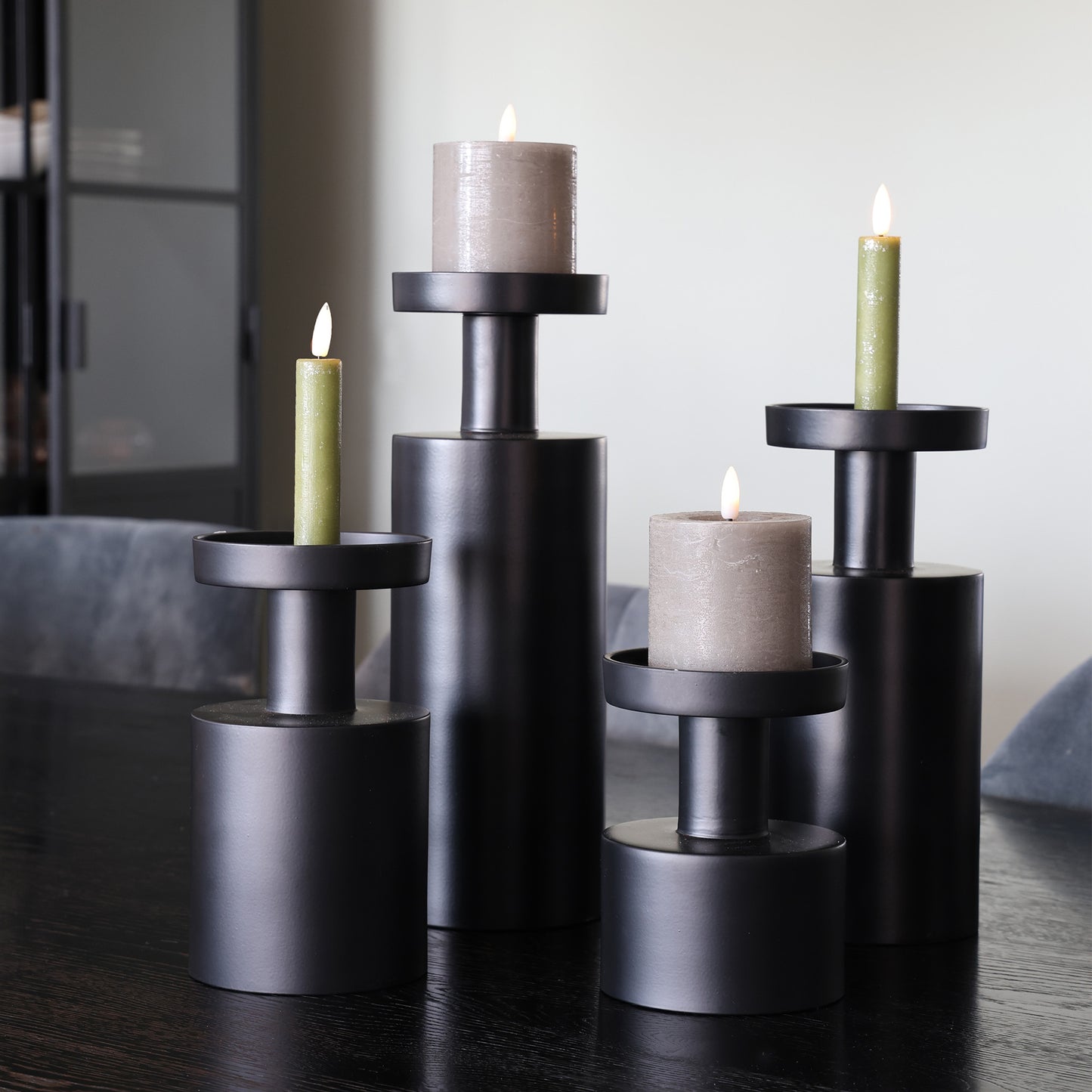 Navarro kandelaren zwart metaal – modern design van Vase The World