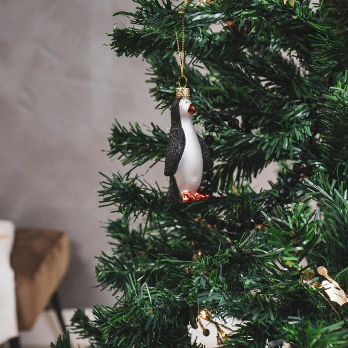 Zwart-witte pinguïn kersthanger van Housevitamin als kerstdecoratie