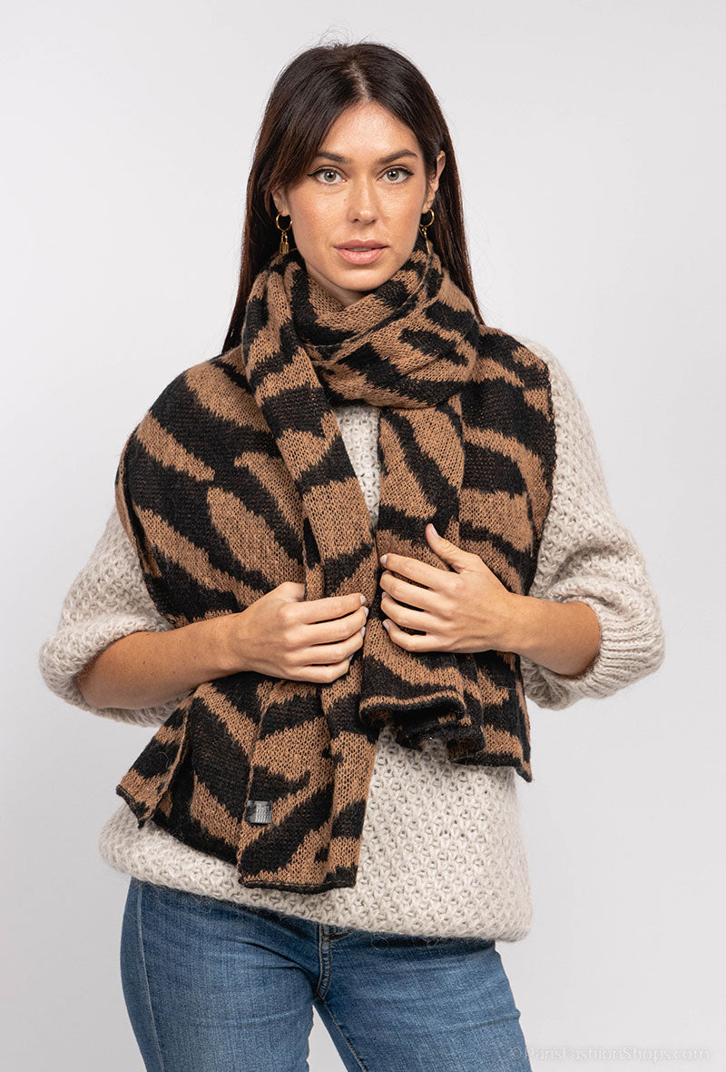 Tiger Print Winter Scarf – Soft & Large (70x180 cm)