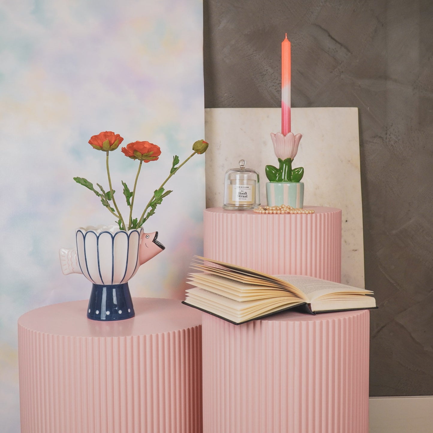 Blush Fish Vase – Pink/Blau mit Fuß