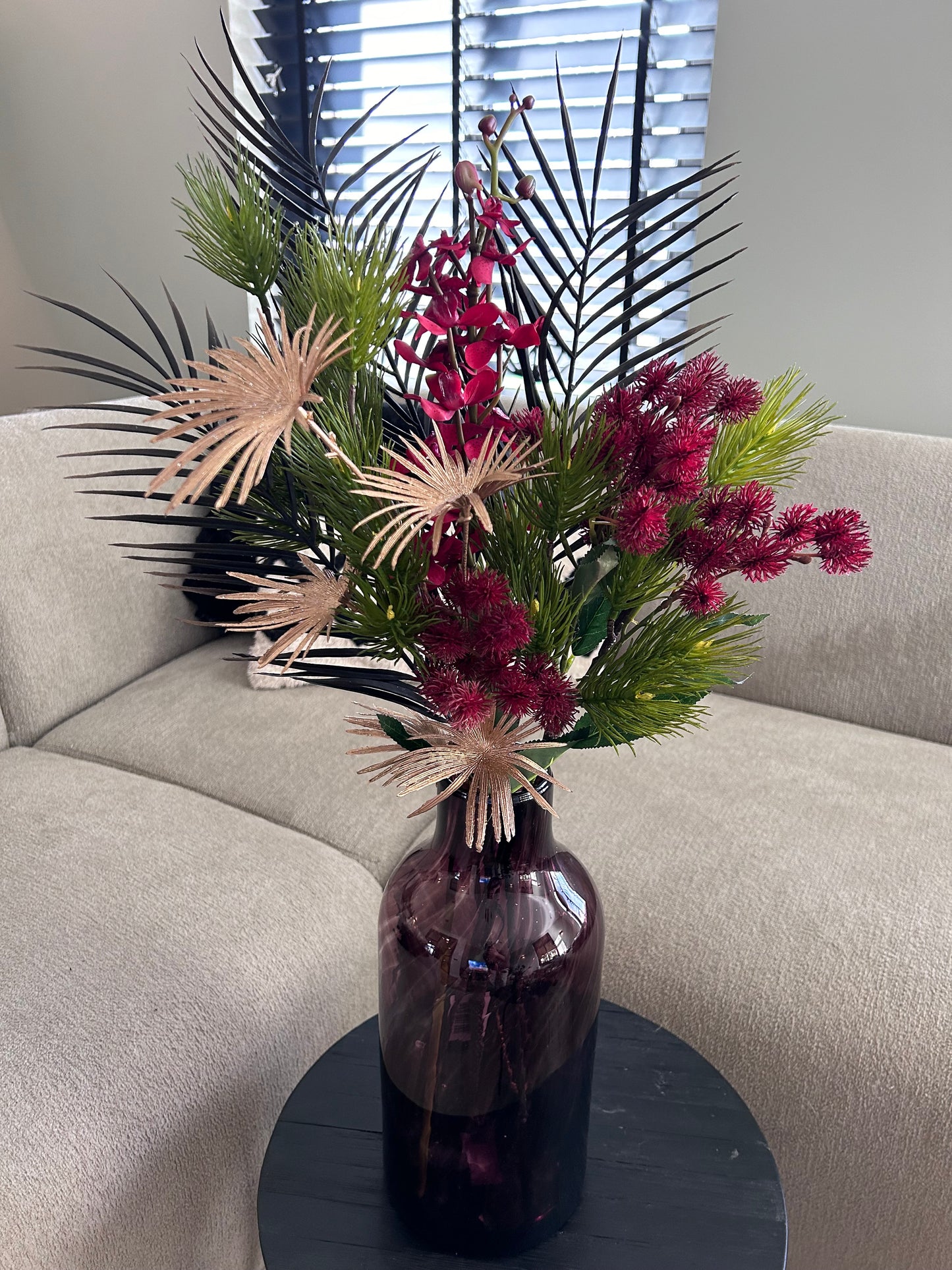 Burgundy Glazen Vaas met Luxe Zijden Kerstboeket