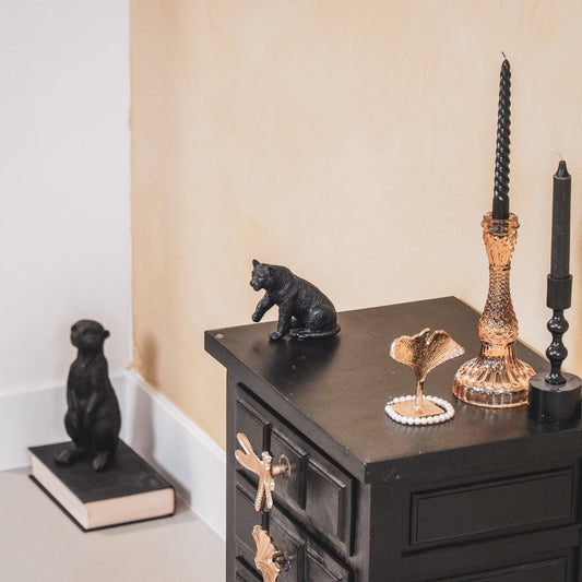 Zwart zittend tijgerbeeldje 10,6 cm – Housevitamin decoratie