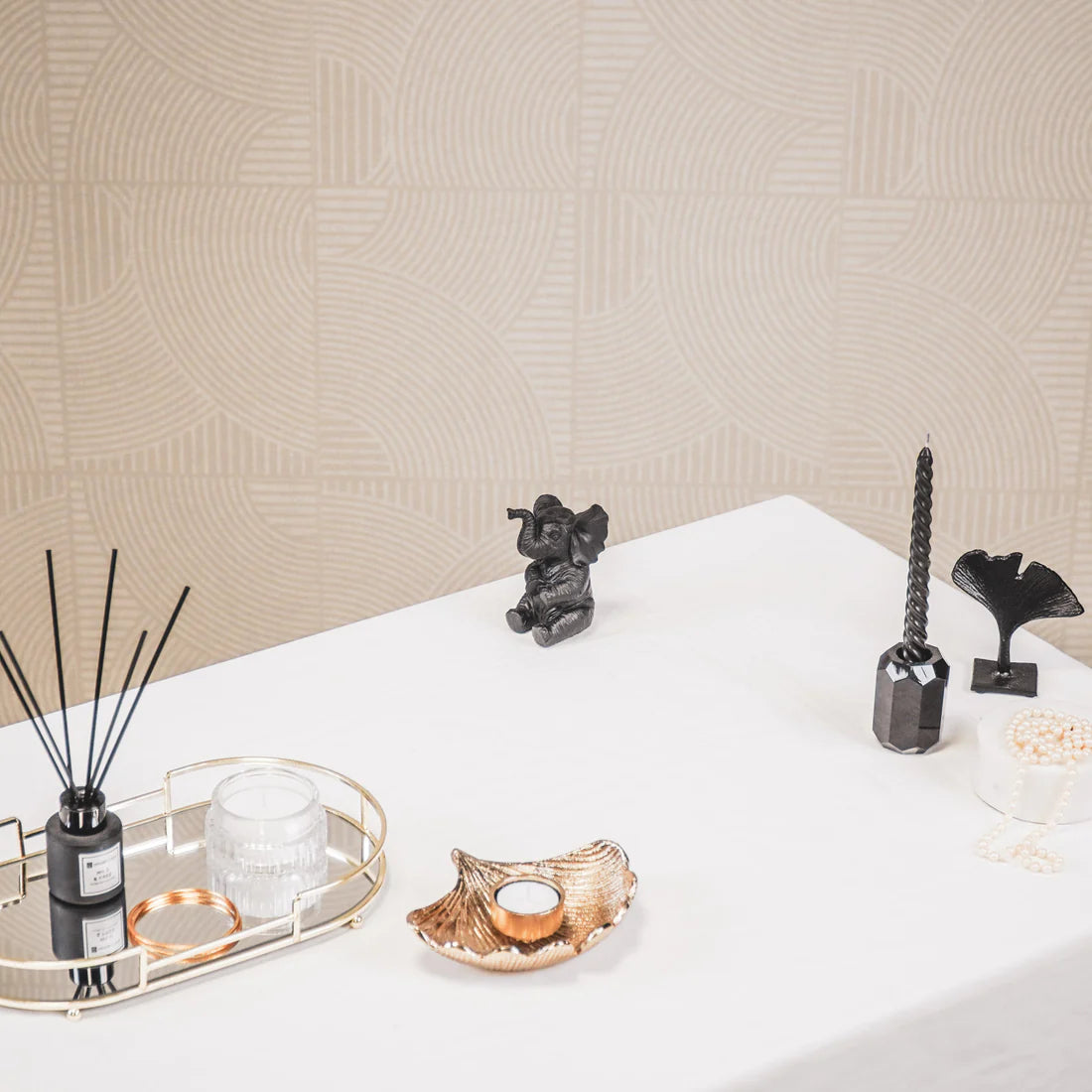 Zwart Beeldje Baby Olifant – Grappig & Decoratief