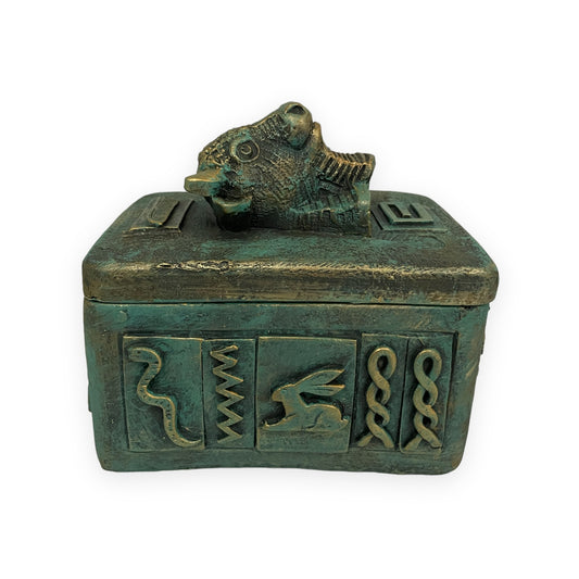Opbergdoosje in oudheid stijl met koeienhoofd – goudgroen keramiek met Egyptische symboliek