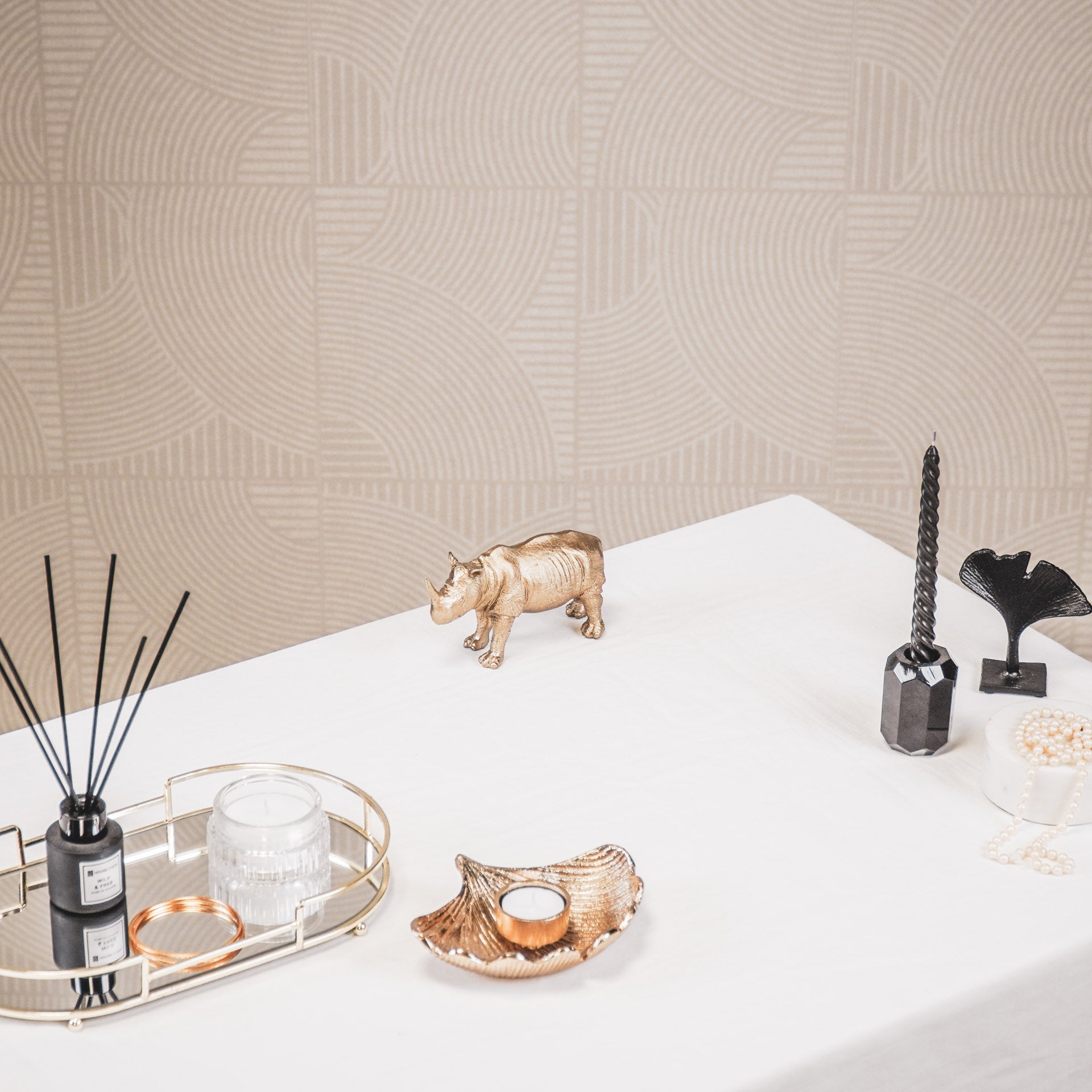 Gouden neushoorn beeld 16 cm van Housevitamin – luxe dieren woondecoratie