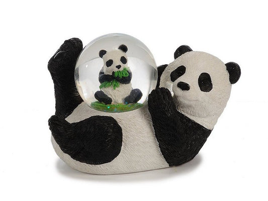 Panda beeldje met sneeuwbol als speelse woondecoratie