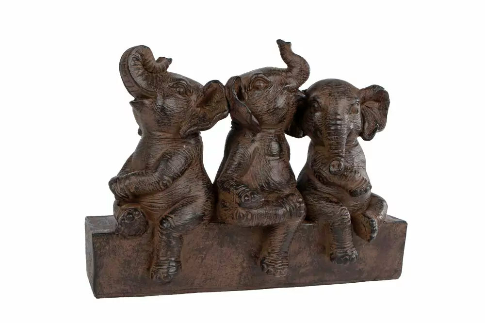 Olifantenbeeld met drie zittende olifanten op balk van Gifts Amsterdam