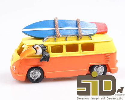 Toekan beeldje in kleurrijke bus – zomerse woondecoratie SID