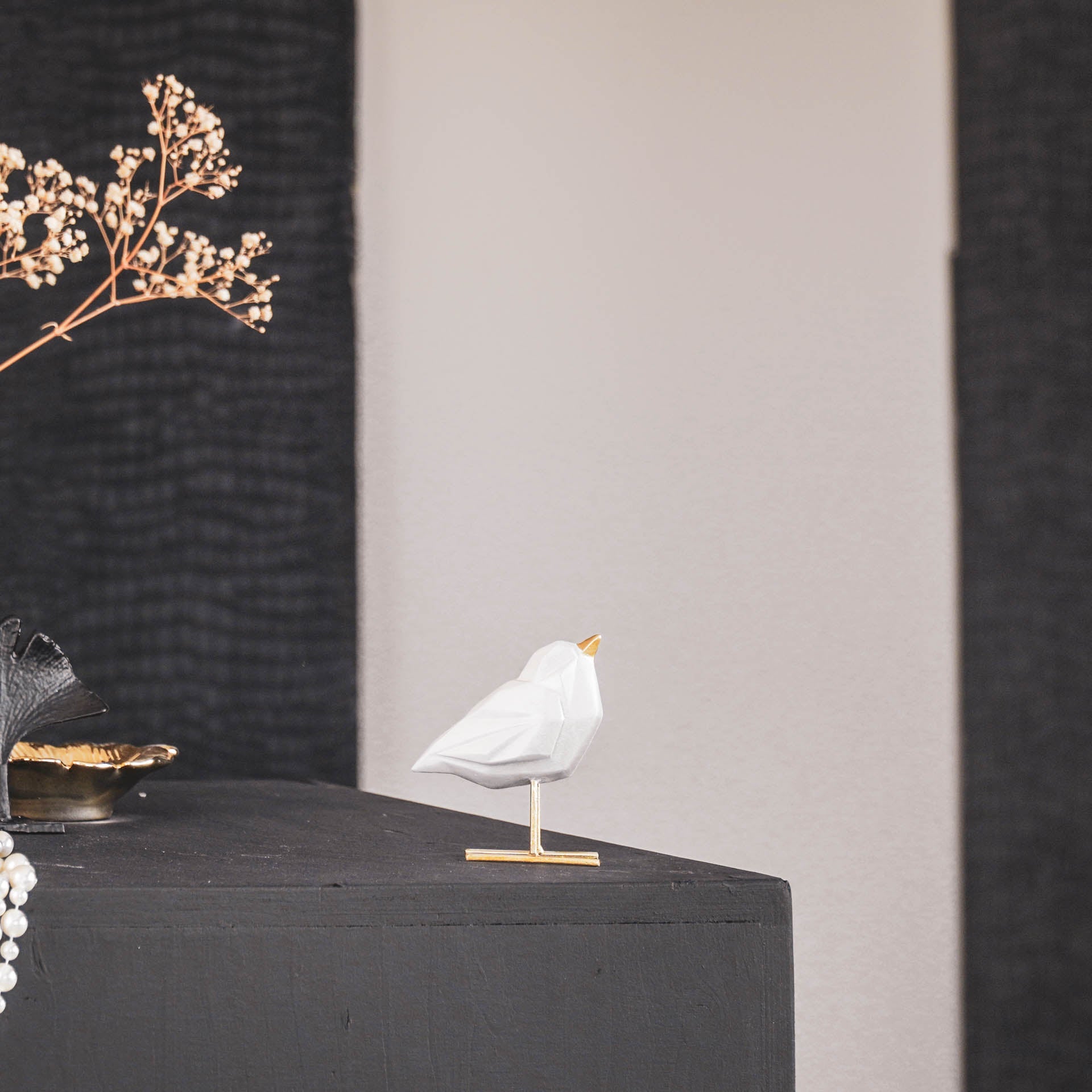 Witte vogel met gouden details decoratiebeeld – Housevitamin – 13 cm