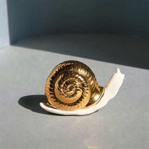 Slak beeldje wit goud – porseleinen dieren woondecoratie van &Klevering