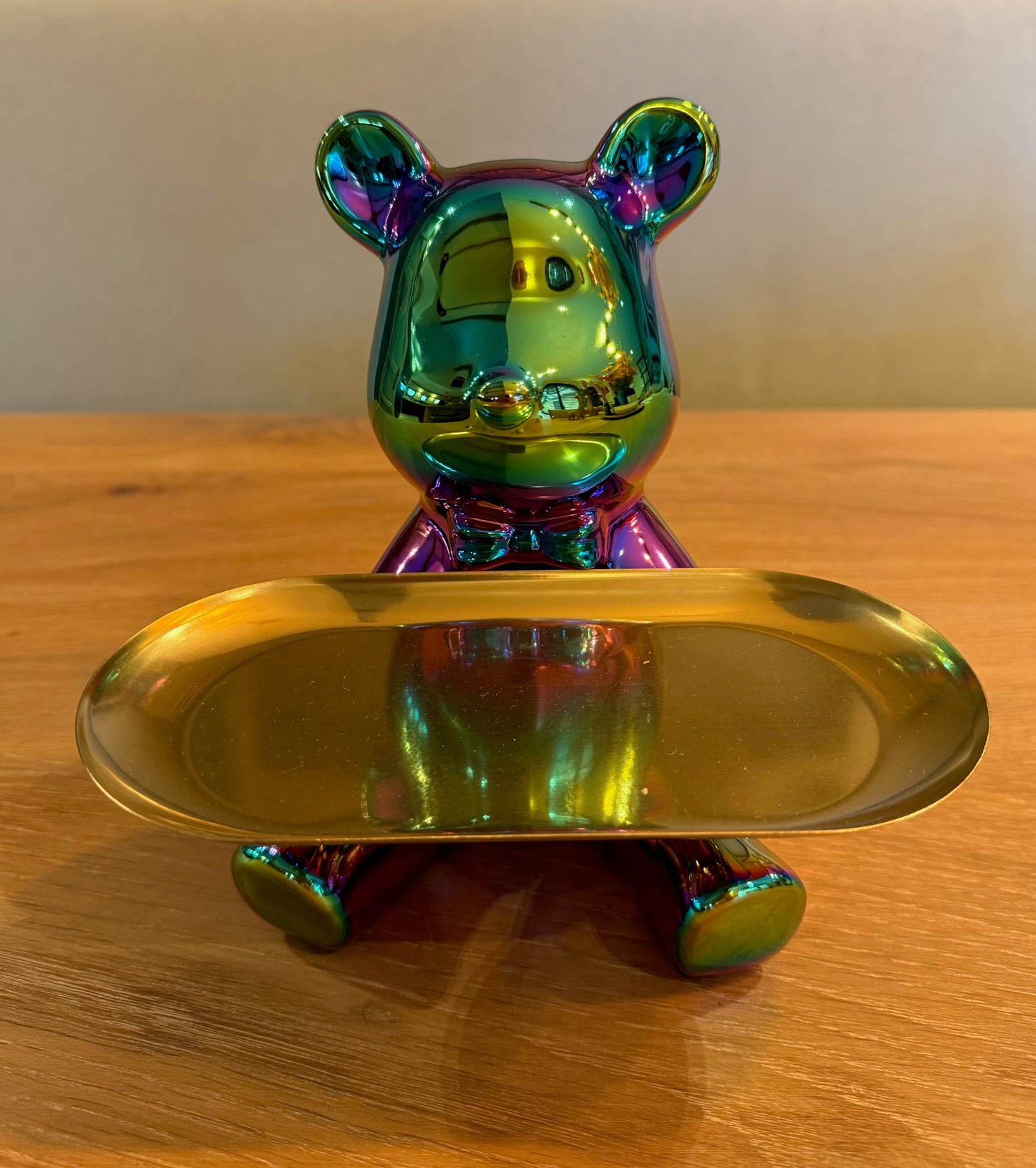 Regenboog Teddy met Gouden Dienblad – 18 cm