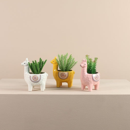 Lama bloempot met kunstplant – vrolijke decoratie in geel, roze of wit