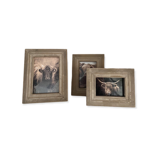 Fotolijst taupe met craquelé design en hooglander achtergrond – Vintage & More