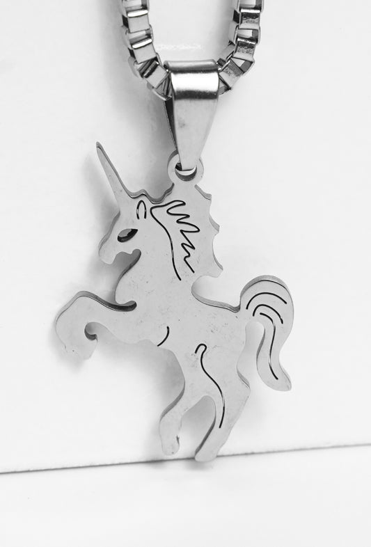 Zilverkleurige unisex ketting met eenhoorn hanger van stainless steel