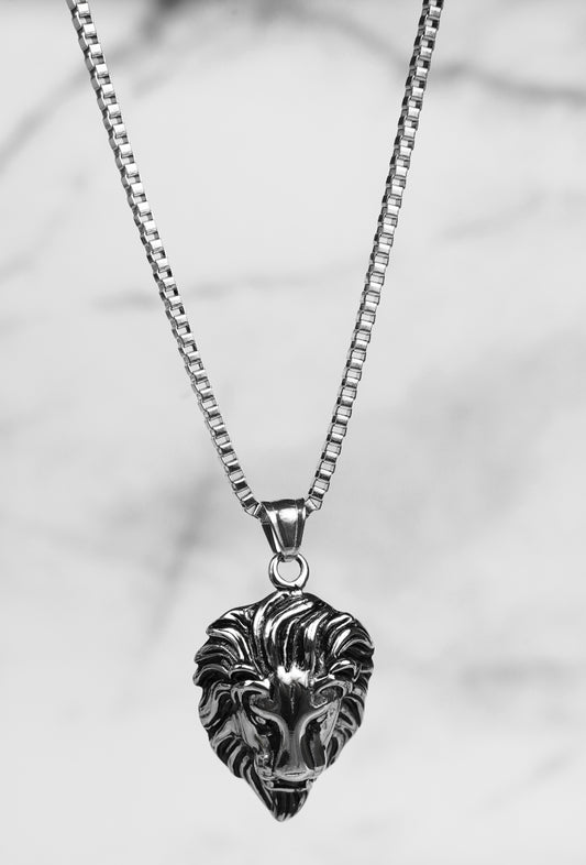 Zilverkleurige unisex ketting met hanger van een leeuwenkop in stainless steel