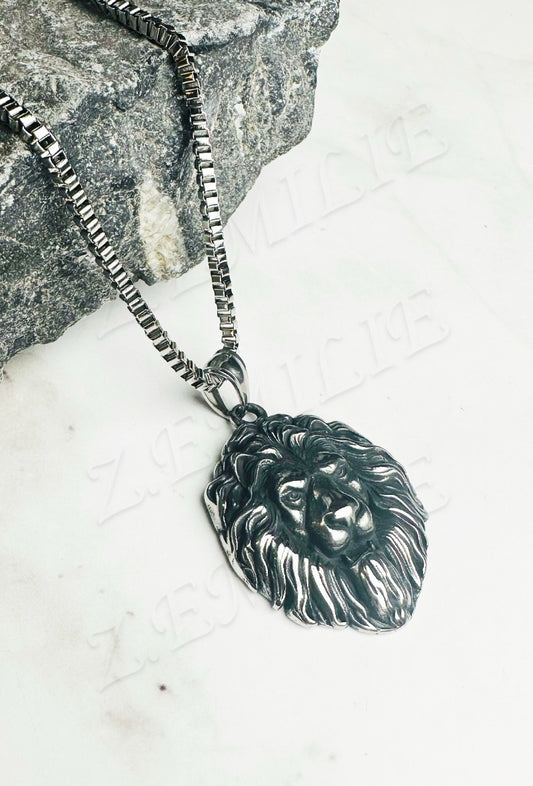 Zilverkleurige unisex ketting met hanger van een leeuwenkop – stainless steel