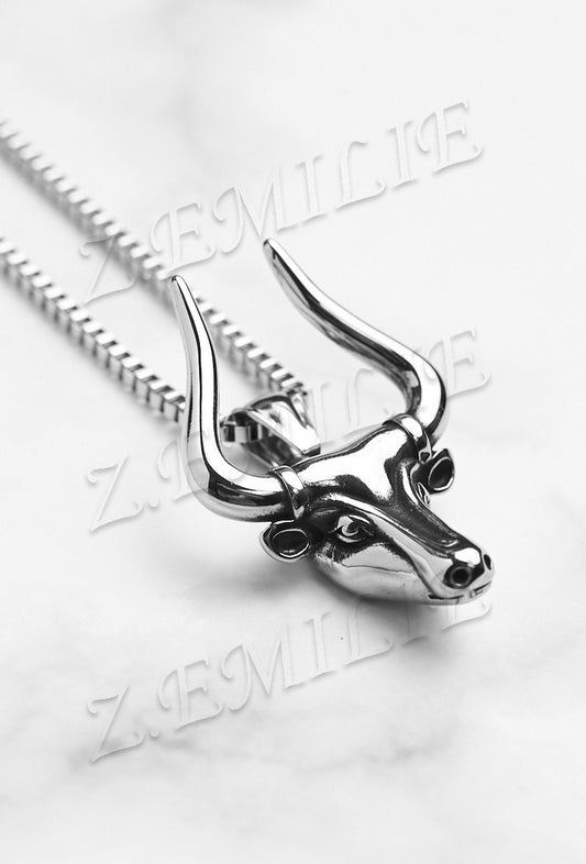 Zilverkleurige stainless steel ketting met stierenkop-hanger – unisex sieradenaccessoire