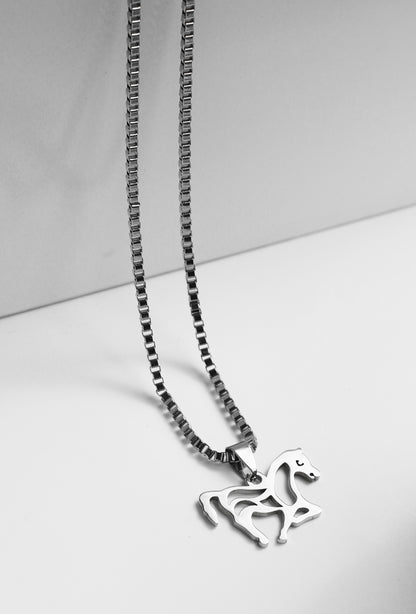 Zilverkleurige unisex ketting met hanger in de vorm van een paard