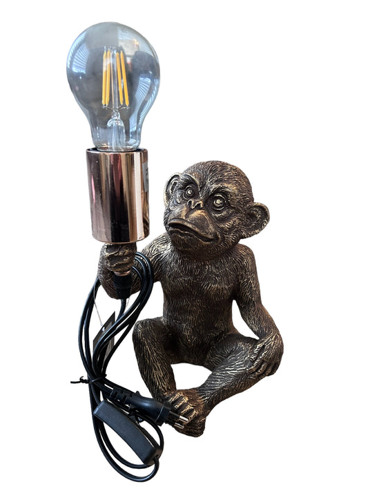 Antiek gouden lamp met zittende aap – unieke woondecoratie krokomingo