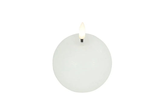 Witte LED bolkaars Ø8 cm met wax en timer – Krokomingo