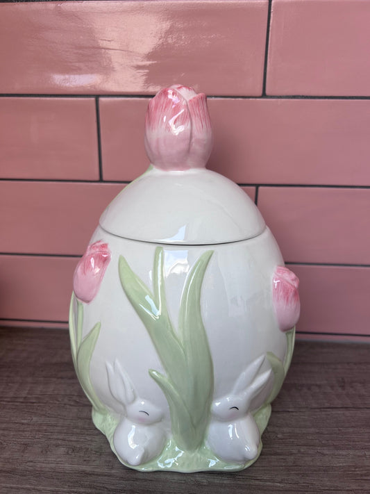 Roze paasvoorraadpot met konijn en tulp – Colmore serviesdecoratie