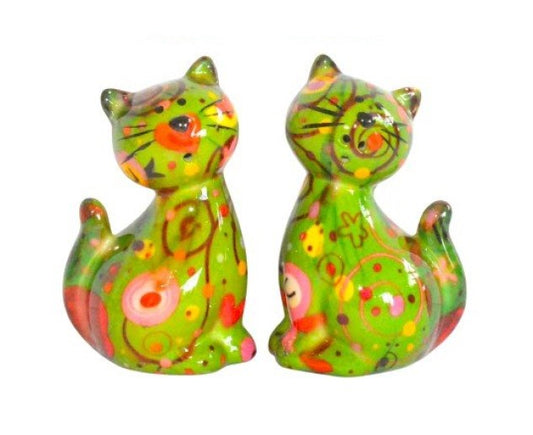 Keramisch peper- en zoutstel met groene katten van Pomme-Pidou – kleurrijke bloemenprint