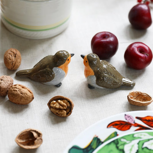Peper- en zoutstel roodborstjes dolomiet – &Klevering – 10 cm
