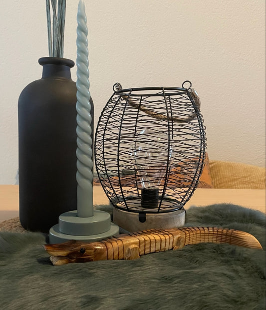 Houten krokodillenbeeldje van 30 cm met buigbare staart – natuurlijk decoratief item