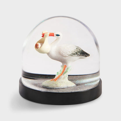 Sneeuwbol met ooievaar – origineel kraamcadeau van &Klevering