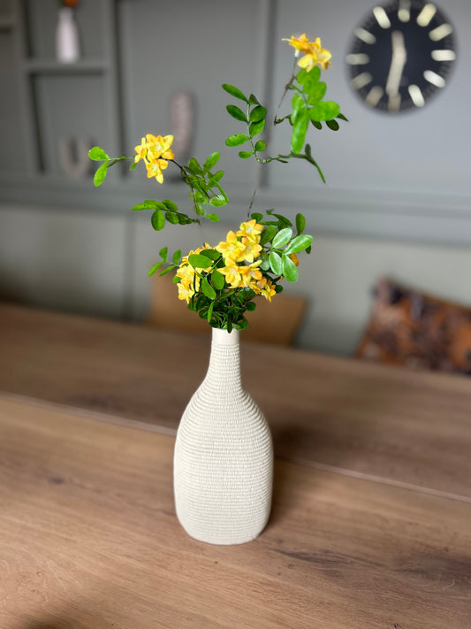 Youna vaas crème van Light & Living – met of zonder bloemen