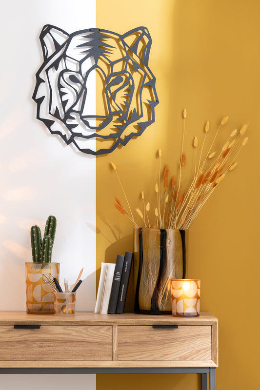 Zwarte tijgerkop wanddecoratie 48,5 cm – geometrisch metaal design van J-Line