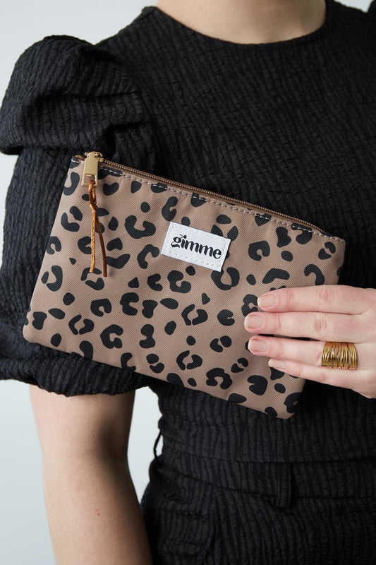 Wild Chic etui met panterprint en gouden rits – Krokomingo